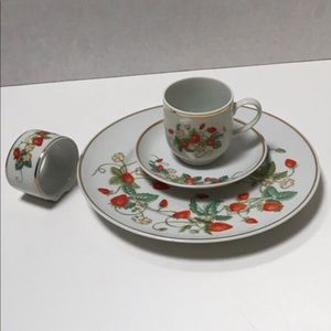 COPY - Vintage Avon porcelain Demitasse/Tea set.